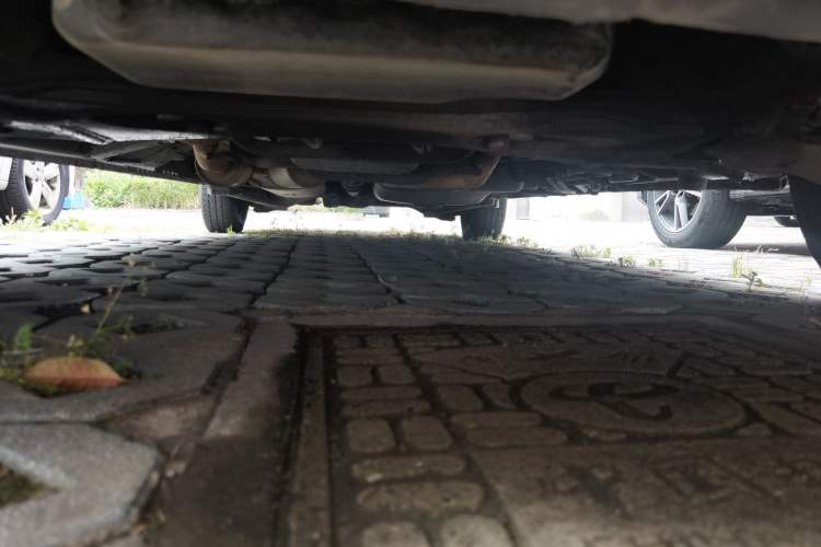 Used Mercedes-Benz Vito 2010 2.5L Elite Edition Chassis Front