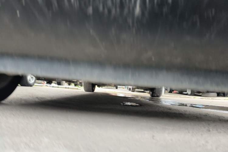 Used Mercedes-Benz Vito 2010 2.5L Elite Edition Chassis Front