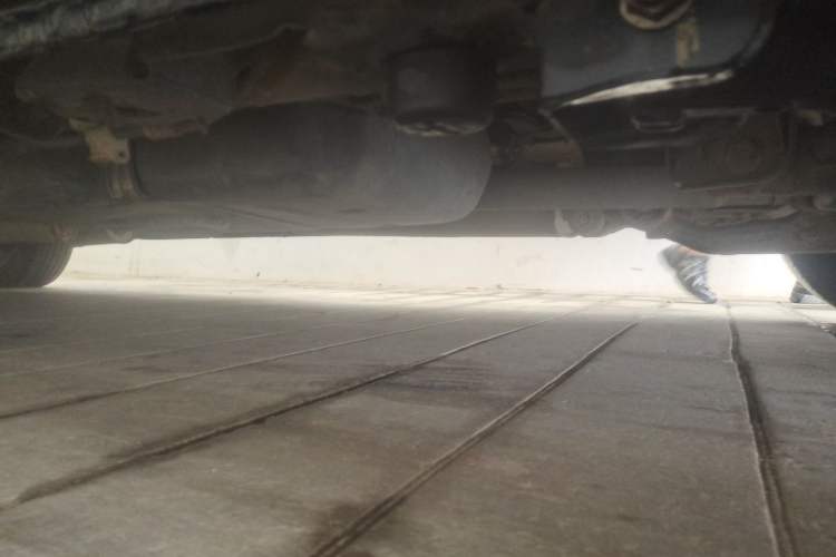 Used Mercedes-Benz Vito 2010 2.5L Elite Edition Chassis Rear Left