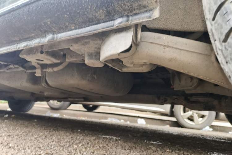 Used Mercedes-Benz Vito 2010 2.5L Elite Edition Chassis Rear Left