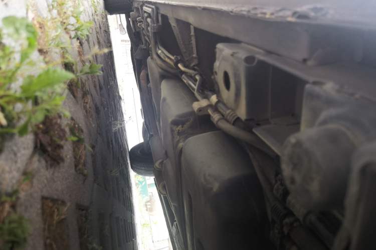 Used Mercedes-Benz Vito 2010 2.5L Elite Edition Chassis Rear Left