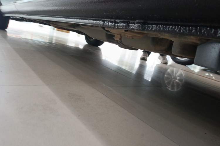 Used Mercedes-Benz Vito 2010 2.5L Elite Edition Chassis Rear Left