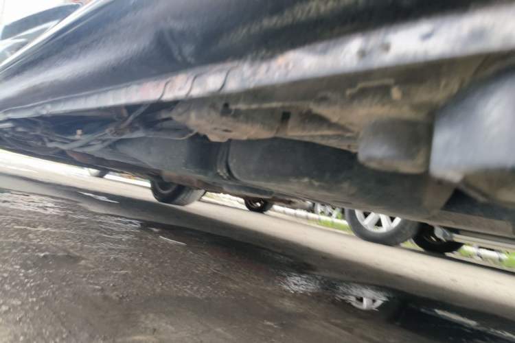 Used Mercedes-Benz Vito 2010 2.5L Elite Edition Chassis Rear Left