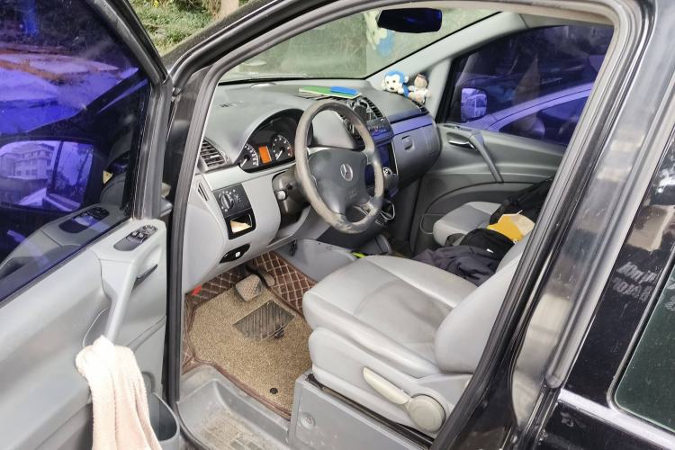 Used Mercedes-Benz Vito 2010 2.5L Elite Edition Driver Seat