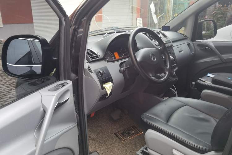Used Mercedes-Benz Vito 2010 2.5L Elite Edition Driver Seat