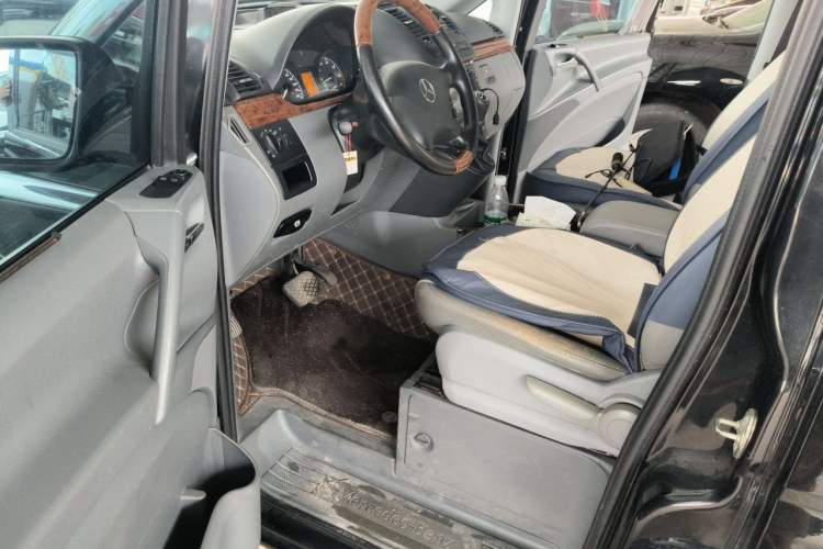Used Mercedes-Benz Vito 2010 2.5L Elite Edition Driver Seat
