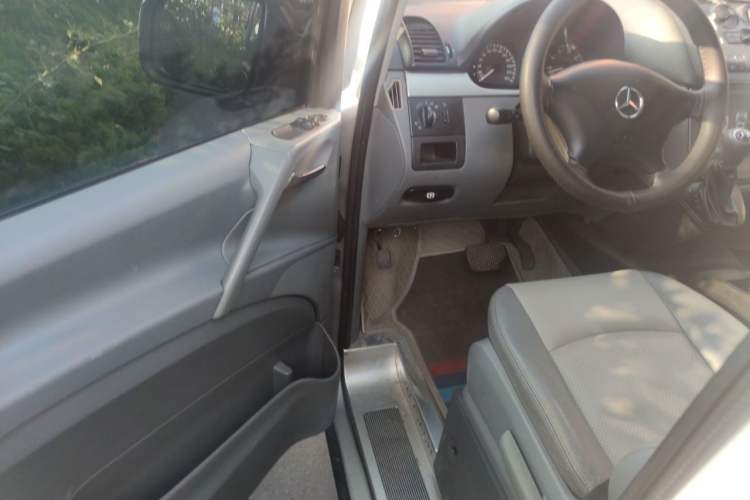 Used Mercedes-Benz Vito 2010 2.5L Elite Edition Driver Seat