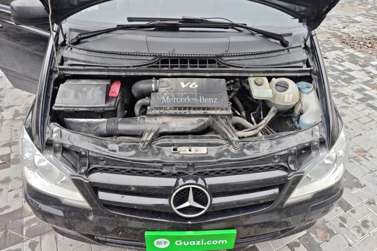Used Mercedes-Benz Vito 2010 2.5L Business Edition Engine Bay