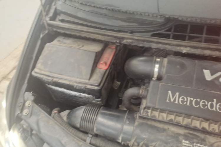 Used Mercedes-Benz Vito 2010 2.5L Elite Edition Engine Bay Right