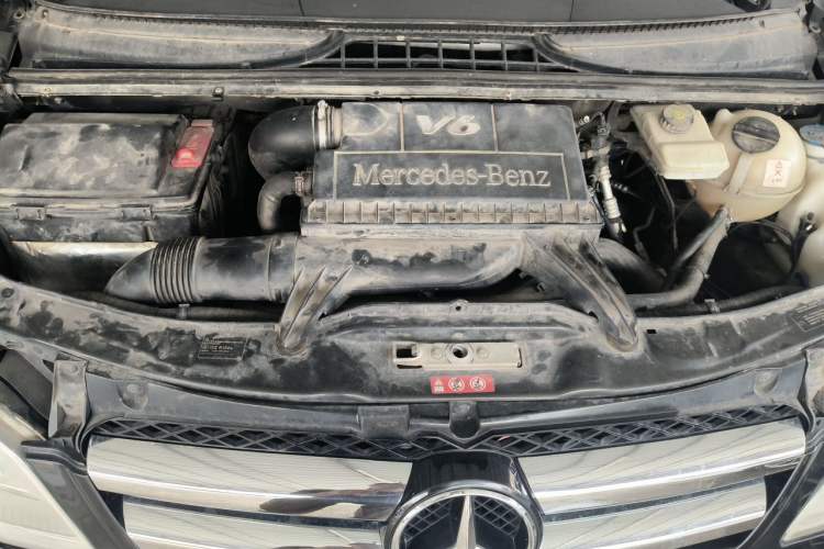 Used Mercedes-Benz Vito 2010 2.5L Elite Edition Engine Bay