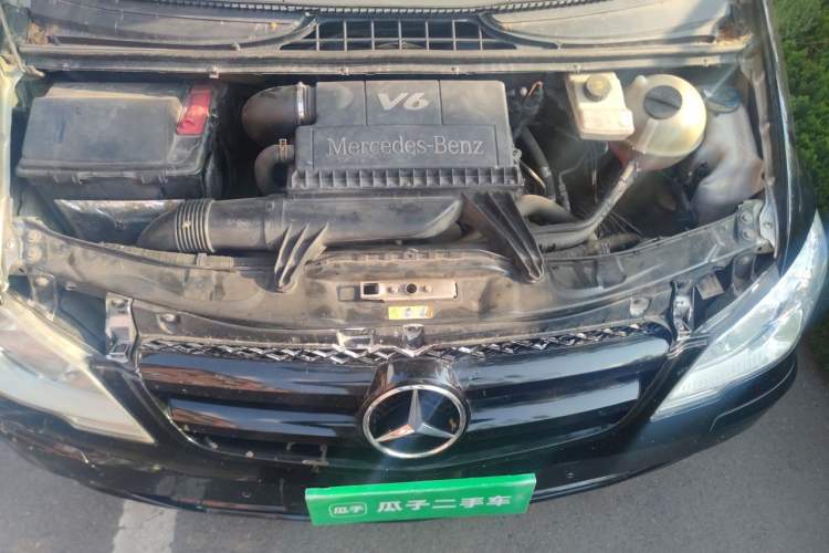 Used Mercedes-Benz Vito 2010 2.5L Elite Edition Engine Bay
