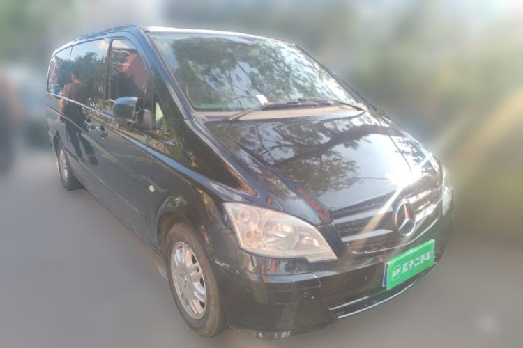 Used Mercedes-Benz Vito 2010 2.5L Elite Edition Front Right 45 Deg