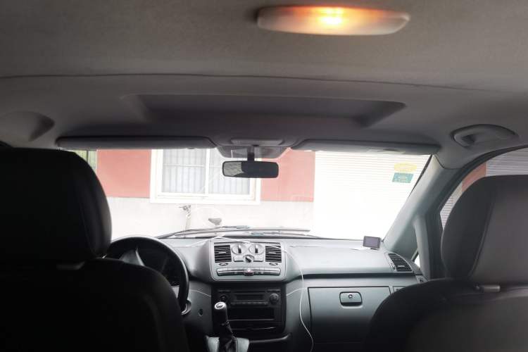 Used Mercedes-Benz Vito 2010 2.5L Elite Edition Headliner