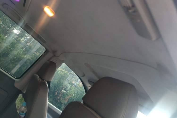 Used Mercedes-Benz Vito 2010 2.5L Elite Edition Headliner