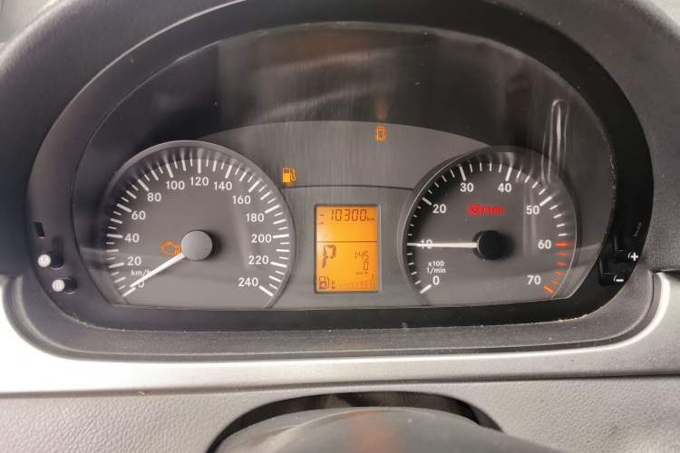 Used Mercedes-Benz Vito 2010 2.5L Elite Edition Instrument Cluster