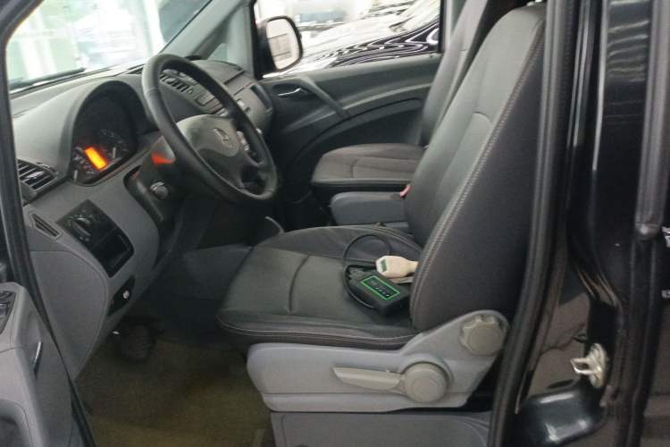 Used Mercedes-Benz Vito 2010 2.5L Elite Edition Left Front Seat