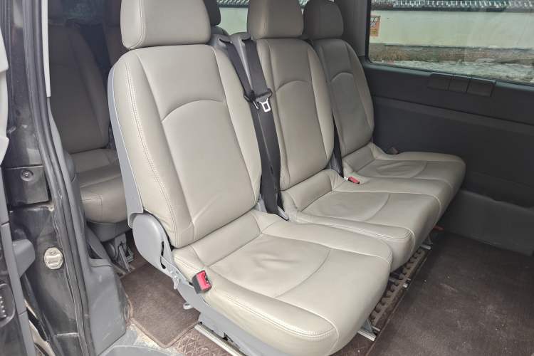Used Mercedes-Benz Vito 2010 2.5L Business Edition Left Rear Seat