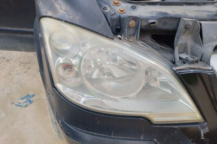 Used Mercedes-Benz Vito 2010 2.5L Elite Edition Right Front Headlight