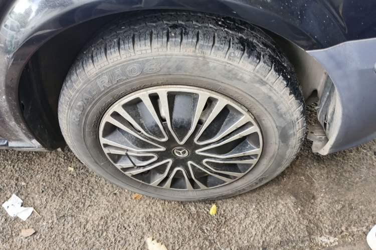 Used Mercedes-Benz Vito 2010 2.5L Elite Edition Right Front Wheel Hub