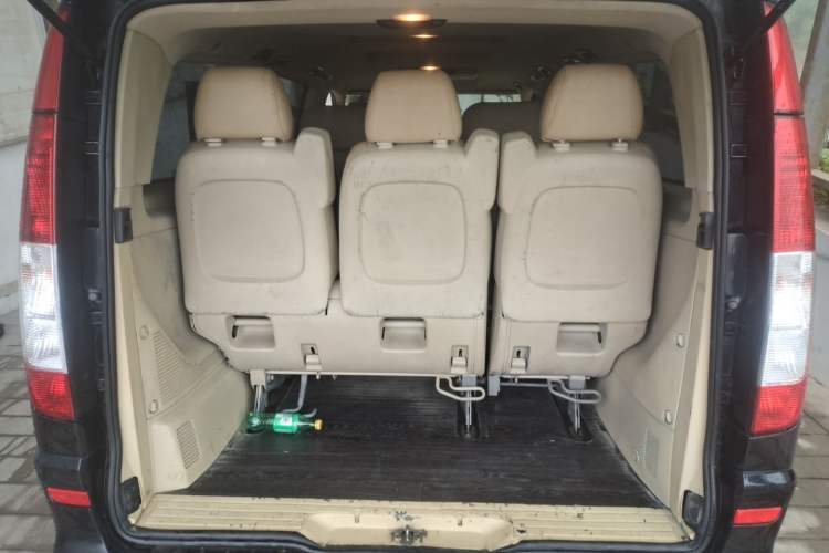 Used Mercedes-Benz Vito 2010 2.5L Elite Edition Trunk