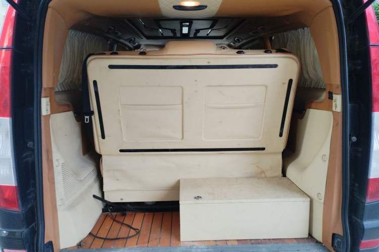 Used Mercedes-Benz Vito 2010 2.5L Elite Edition Trunk