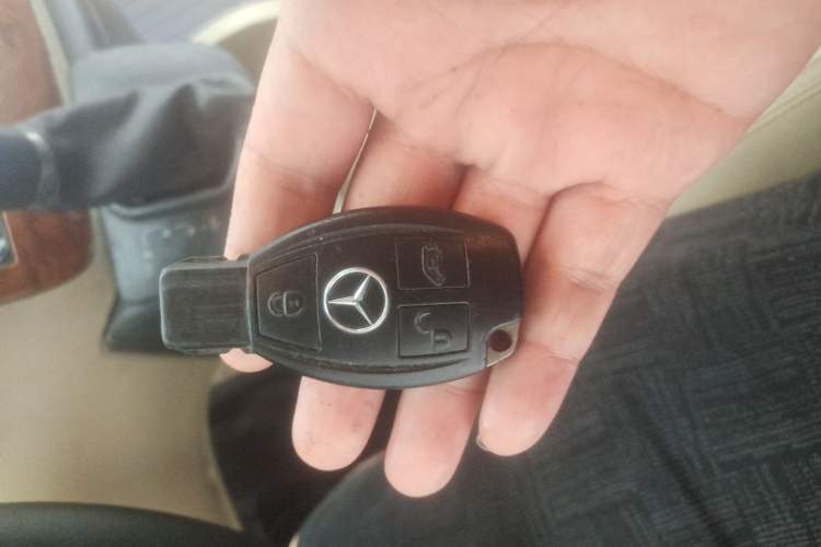 Used Mercedes-Benz Vito 2010 2.5L Elite Edition Vehicle Key