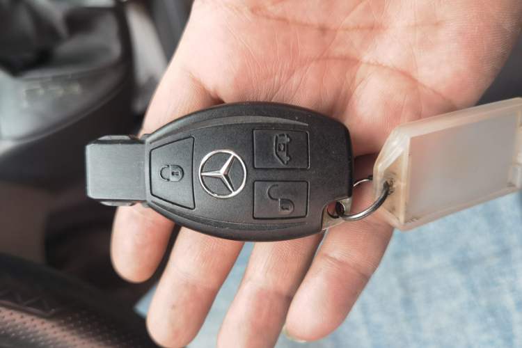 Used Mercedes-Benz Vito 2010 2.5L Elite Edition Vehicle Key