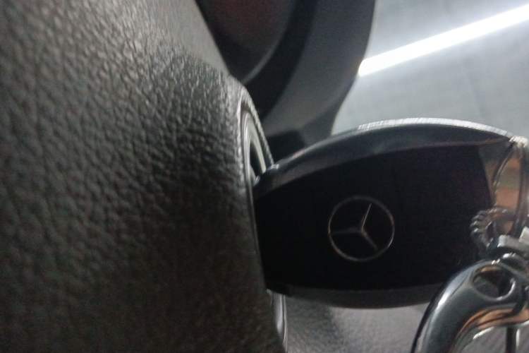 Used Mercedes-Benz Vito 2010 2.5L Elite Edition Vehicle Key