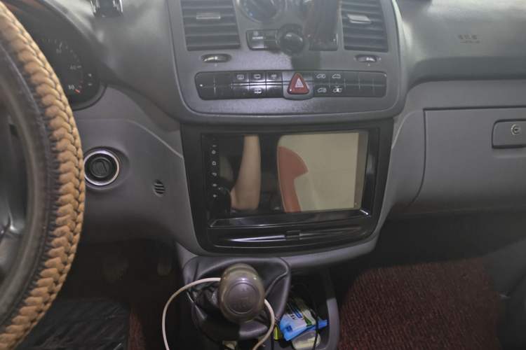 Used Mercedes-Benz Vito 2010 2.1T Diesel Elite Edition Audio And AC Panel