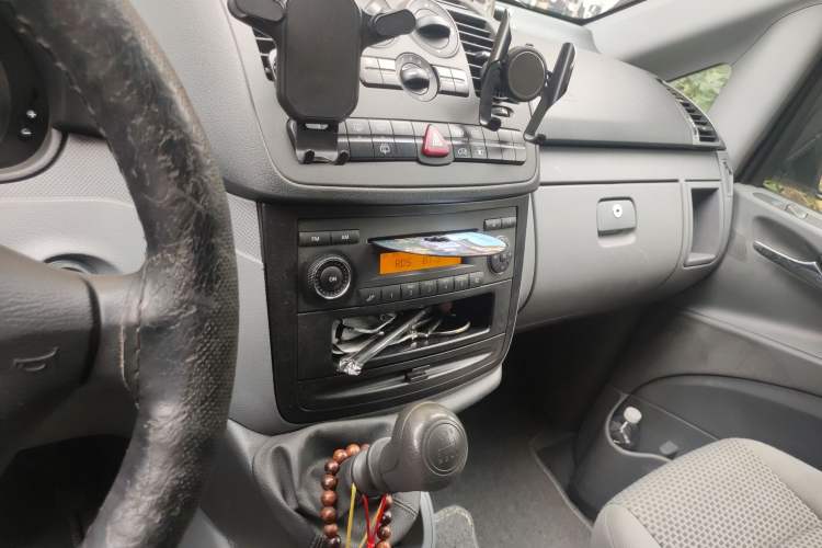 Used Mercedes-Benz Vito 2010 2.1T Diesel Elite Edition Audio And AC Panel