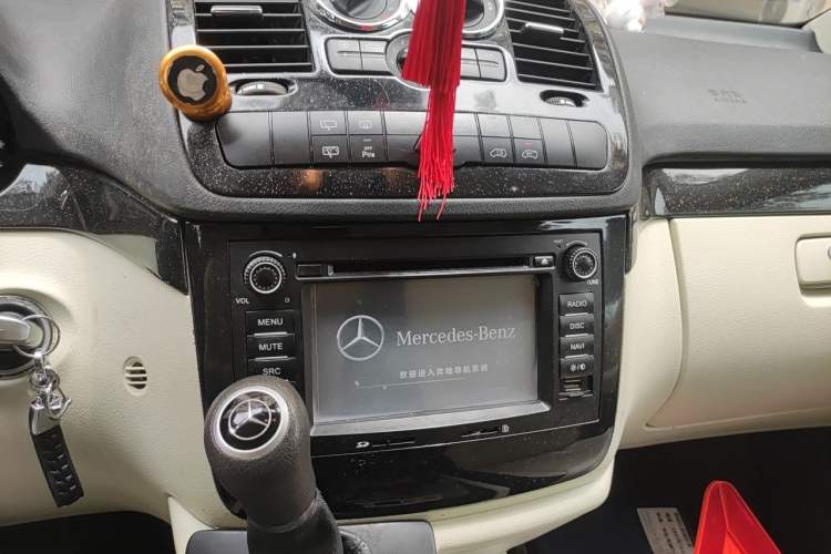 Used Mercedes-Benz Vito 2010 2.5L Elite Edition Audio And AC Panel