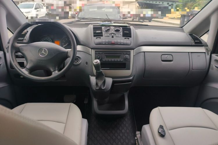 Used Mercedes-Benz Vito 2010 2.5L Elite Edition Center Console