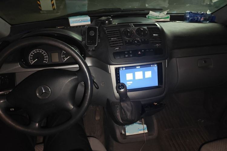 Used Mercedes-Benz Vito 2010 2.5L Elite Edition Center Console