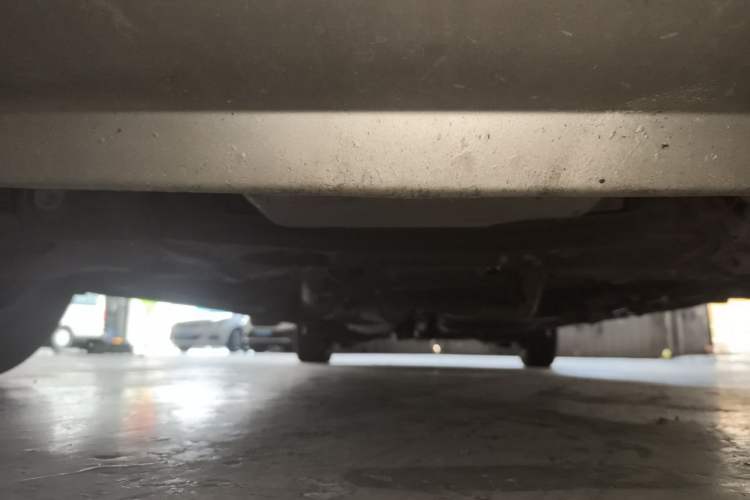Used Mercedes-Benz Vito 2010 2.5L Elite Edition Chassis Front