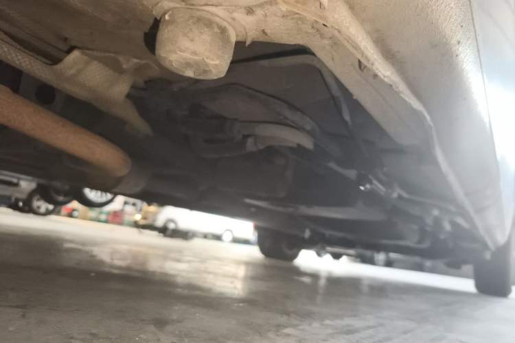 Used Mercedes-Benz Vito 2010 2.5L Elite Edition Chassis Front Left