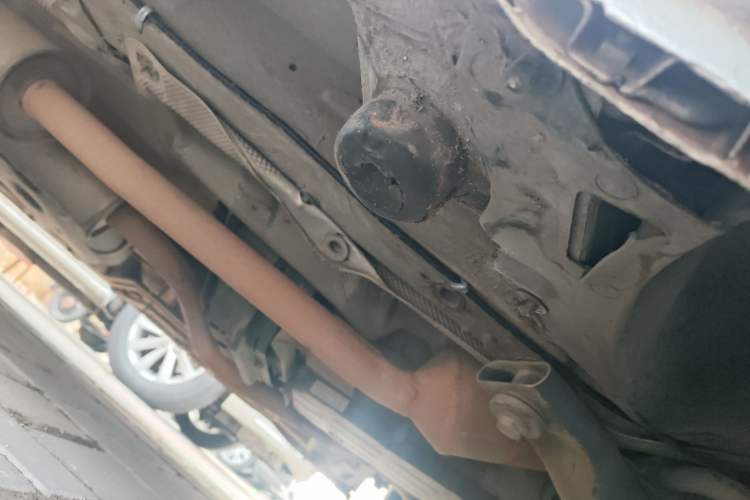 Used Mercedes-Benz Vito 2010 2.5L Elite Edition Chassis Front Right