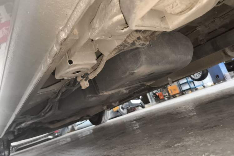 Used Mercedes-Benz Vito 2010 2.5L Elite Edition Chassis Rear Left