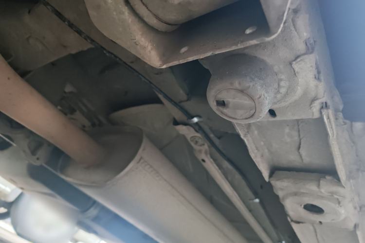 Used Mercedes-Benz Vito 2010 2.5L Elite Edition Chassis Rear Right