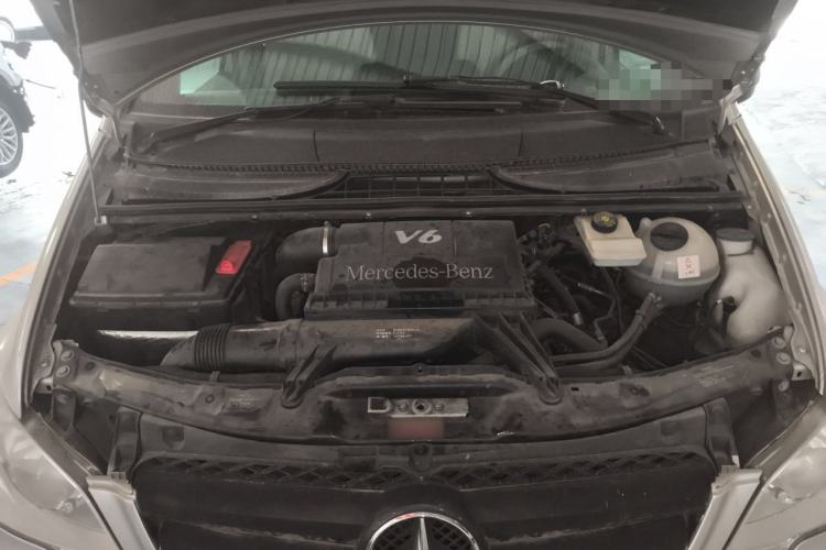 Used Mercedes-Benz Vito 2010 2.5L Elite Edition Engine Bay