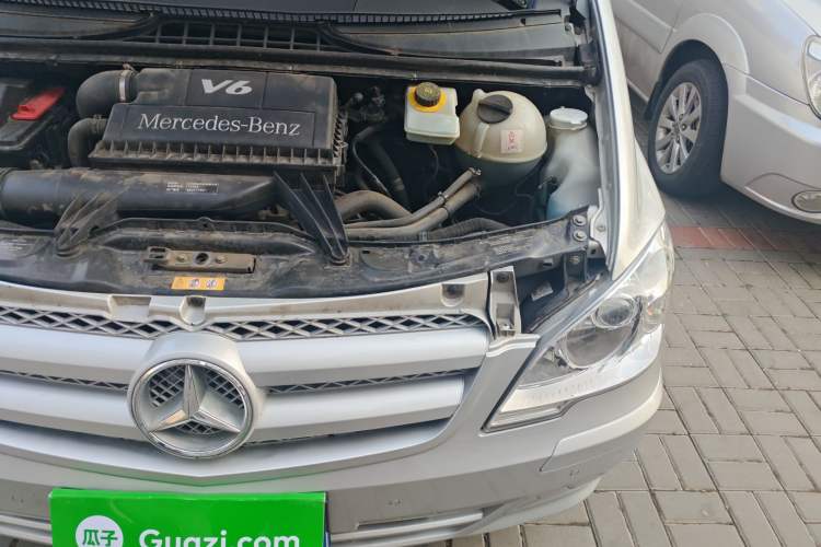Used Mercedes-Benz Vito 2010 2.5L Elite Edition Engine Bay Left