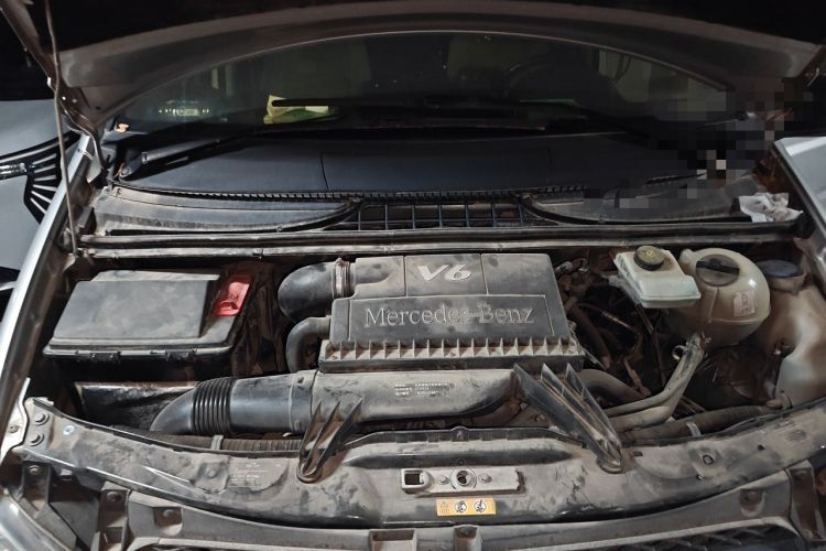 Used Mercedes-Benz Vito 2010 2.5L Elite Edition Engine Bay