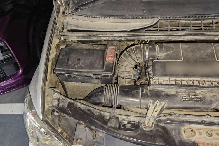 Used Mercedes-Benz Vito 2010 2.1T Diesel Elite Edition Engine Bay Right