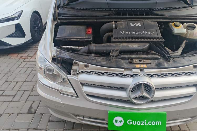 Used Mercedes-Benz Vito 2010 2.5L Elite Edition Engine Bay Right