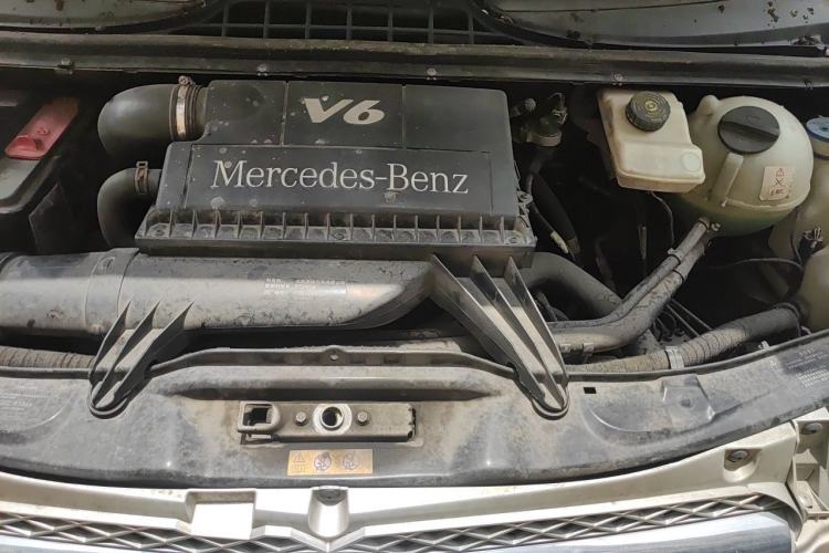 Used Mercedes-Benz Vito 2010 2.5L Elite Edition Engine Bay