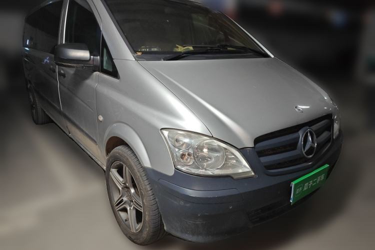 Used Mercedes-Benz Vito 2010 2.5L Elite Edition Front Right 45 Deg