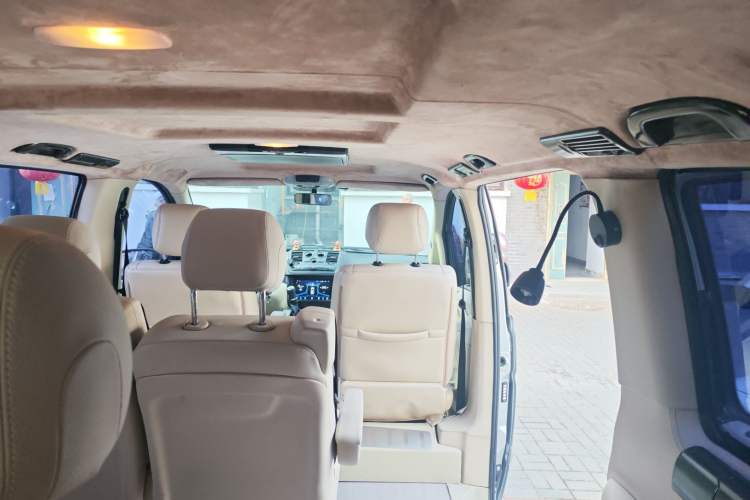 Used Mercedes-Benz Vito 2010 2.5L Elite Edition Headliner