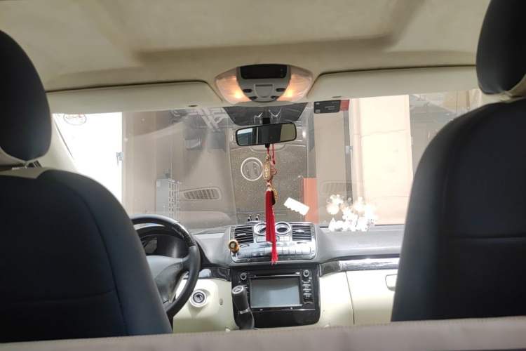 Used Mercedes-Benz Vito 2010 2.5L Elite Edition Headliner