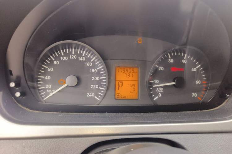 Used Mercedes-Benz Vito 2010 2.5L Elite Edition Instrument Cluster