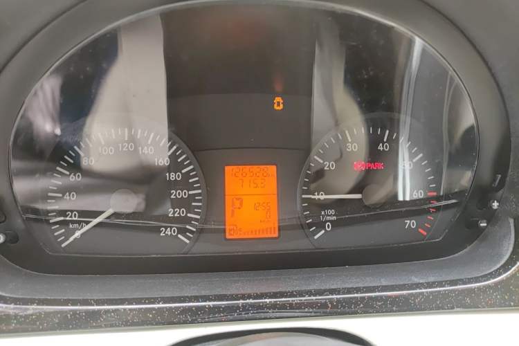 Used Mercedes-Benz Vito 2010 2.5L Elite Edition Instrument Cluster