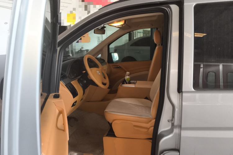 Used Mercedes-Benz Vito 2010 2.5L Elite Edition Left Front Seat